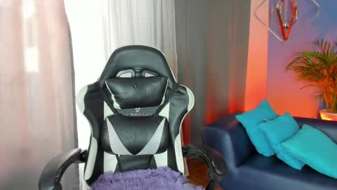 Snapshot of anto_thompson chatting on 04-24-26, 08:44 Antonella online show from 04-24-26, 08:44
