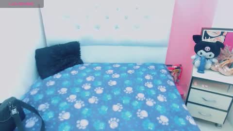 Snapshot of antonela_xx3 chatting on 03-04-26, 10:27 antonela_xx3 online show from 03-04-26, 10:27