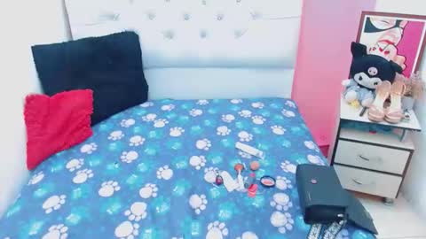 antonela_xx3 online show from 03-18-26, 08:34