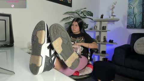   online show from 04-01-26, 07:44
