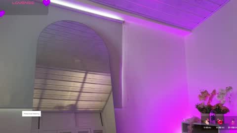 Snapshot of antonella01_cf chatting on 10-12-25, 07:46 antonella online show from 10-12-25, 07:46