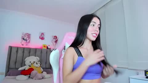 Snapshot of antonella_28_ chatting on 01-13-25, 07:53 Antonella online show from 01-13-25, 07:53