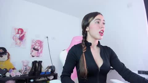 Snapshot of antonella_28_ chatting on 09-20-25, 10:33 Antonella online show from 09-20-25, 10:33