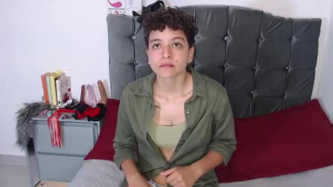 Snapshot of antonella_cruz02 chatting on 04-28-26, 04:06 anto ford02 online show from 04-28-26, 04:06