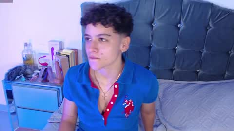 Snapshot of antonella_cruz02 chatting on 05-27-26, 05:15 anto ford02 online show from 05-27-26, 05:15