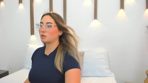 A N T O N E L L A  online show from 02-28-25, 12:09