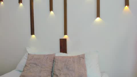 A N T O N E L L A  online show from 03-04-25, 03:15