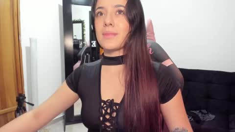 Snapshot of antonella_naughty1 chatting on 02-13-25, 05:11 antonella online show from 02-13-25, 05:11