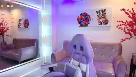 Snapshot of antonella_wiild chatting on 06-13-26, 03:48 Antonella online show from 06-13-26, 03:48
