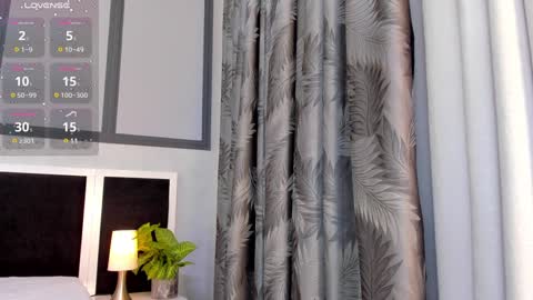 Snapshot of antonellaa_gomez chatting on 01-10-25, 10:17 Antonellaa online show from 01-10-25, 10:17