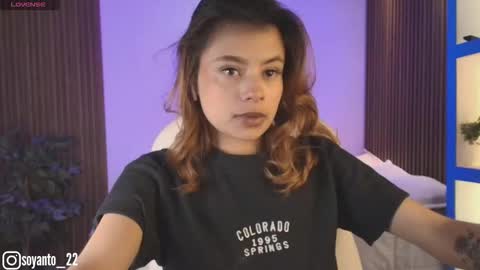 Snapshot of antonellagarcia0 chatting on 12-17-25, 03:23 Antonella online show from 12-17-25, 03:23