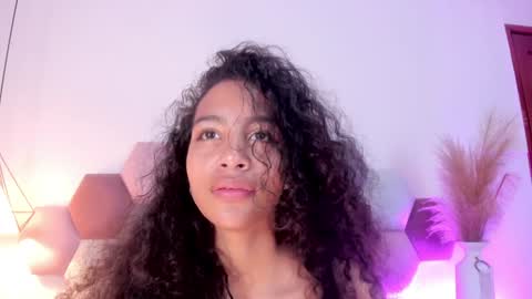 Snapshot of antonellahall_ chatting on 01-09-25, 03:01 AntonellaHall online show from 01-09-25, 03:01