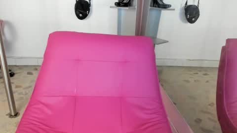Snapshot of antonellakling_ chatting on 06-19-26, 02:32 ANTONELLA online show from 06-19-26, 02:32