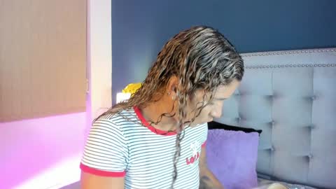 Sarah online show from 01-04-25, 01:21