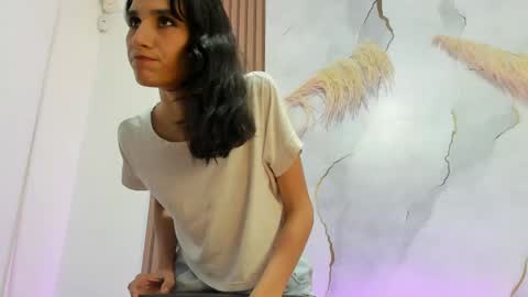 Snapshot of antonellarossi_os chatting on 04-15-26, 11:05 antonellarossi_os online show from 04-15-26, 11:05