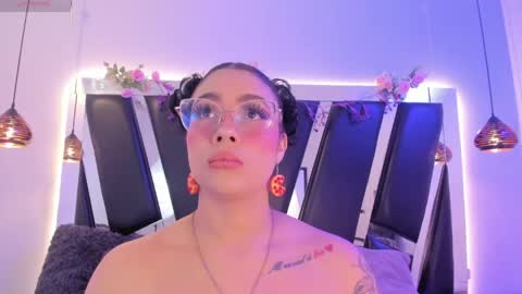 A N T O N E L L E  online show from 05-02-26, 11:26