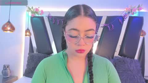 Snapshot of antonellepiercee chatting on 07-03-26, 11:27 A N T O N E L L E online show from 07-03-26, 11:27