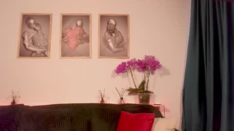 Snapshot of antonia1313 chatting on 06-25-26, 05:12 Antonia online show from 06-25-26, 05:12