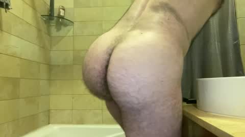 Snapshot of antonioxgambino chatting on 06-05-26, 05:14 The Bush King online show from 06-05-26, 05:14