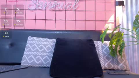 Snapshot of antony_bigdick_ chatting on 04-25-26, 07:22 Juan Camilo online show from 04-25-26, 07:22