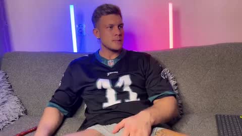 Snapshot of antray_misti chatting on 01-22-25, 01:21 Adam 24 online show from 01-22-25, 01:21