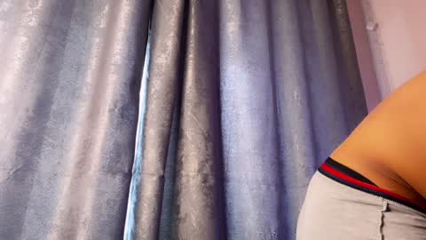 Snapshot of antray_misti chatting on 01-29-25, 06:43 Adam 24 online show from 01-29-25, 06:43