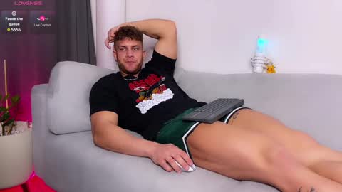 Snapshot of antray_misti chatting on 02-27-25, 02:43 Adam 24 online show from 02-27-25, 02:43