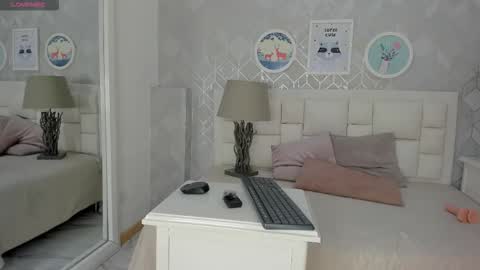 anttonia falthless16 online show from 11-16-25, 07:41