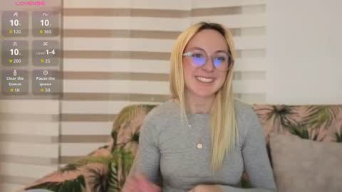Snapshot of anttoniia chatting on 06-10-26, 02:34 Antonia online show from 06-10-26, 02:34