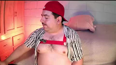 Snapshot of anuarfox chatting on 12-14-25, 08:30 AnuarFox online show from 12-14-25, 08:30