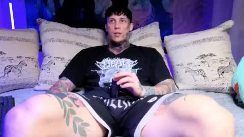 Tom online show from 12-14-25, 06:19