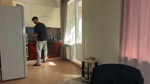 Tom online show from 04-17-26, 08:28