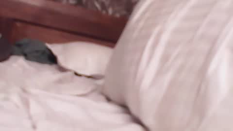 Snapshot of anupam373 chatting on 10-11-25, 12:43 anupam373 online show from 10-11-25, 12:43