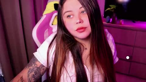   Independent model  online show from 03-25-26, 06:03