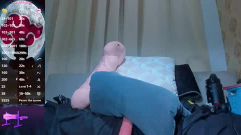 Snapshot of anya_weisz chatting on 10-18-25, 05:10 Camila online show from 10-18-25, 05:10