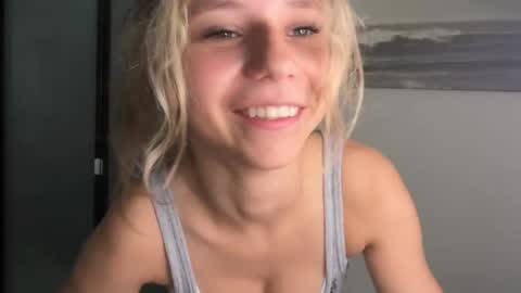 Snapshot of anyaa777 chatting on 05-14-26, 04:14 Anya online show from 05-14-26, 04:14