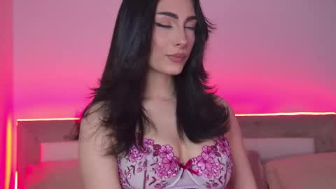Snapshot of anyalobb chatting on 05-12-26, 05:37 anyalobb online show from 05-12-26, 05:37