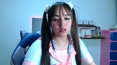 Snapshot of anyela_bubble19 chatting on 06-14-26, 11:40 Anyela online show from 06-14-26, 11:40