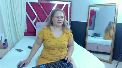 Anyela  online show from 01-15-25, 03:33