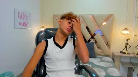 anyelotwink online show from 12-19-25, 02:24