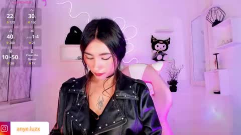 anyeluz_z online show from 02-24-25, 04:36