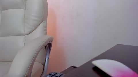 Anyi online show from 12-12-24, 03:16