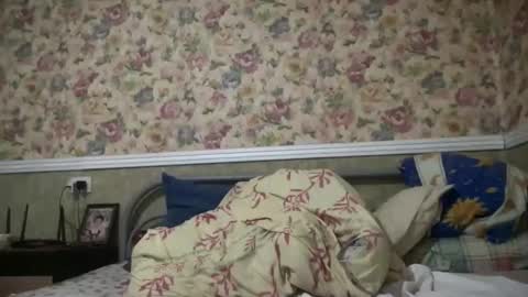 aphr0dite22 online show from 04-10-26, 11:48