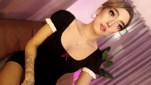 Snapshot of aphrodite_may chatting on 05-12-26, 07:55 kathryn online show from 05-12-26, 07:55