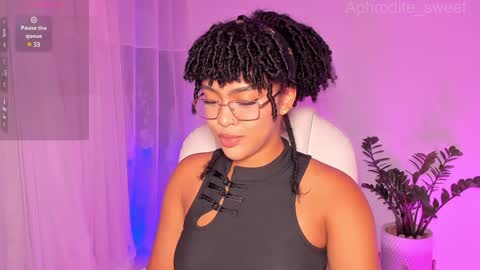 Snapshot of aphrodite_sweet chatting on 01-31-25, 04:38 Karla online show from 01-31-25, 04:38