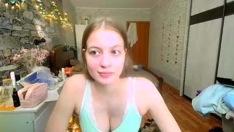 Snapshot of aphrodite_wow_ chatting on 04-30-26, 02:23 Aphrodite online show from 04-30-26, 02:23