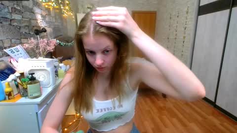 Snapshot of aphrodite_wow_ chatting on 05-21-26, 03:52 Aphrodite online show from 05-21-26, 03:52