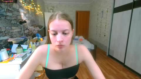 Snapshot of aphrodite_wow_ chatting on 05-22-26, 03:17 Aphrodite online show from 05-22-26, 03:17