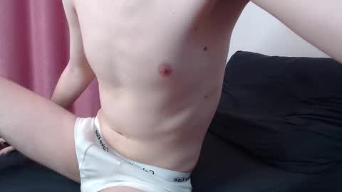 Snapshot of apofis_boy chatting on 10-25-25, 02:02 Apofis online show from 10-25-25, 02:02