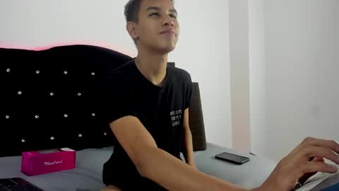 Snapshot of apolo1402 chatting on 12-26-24, 10:52 Apolo online show from 12-26-24, 10:52